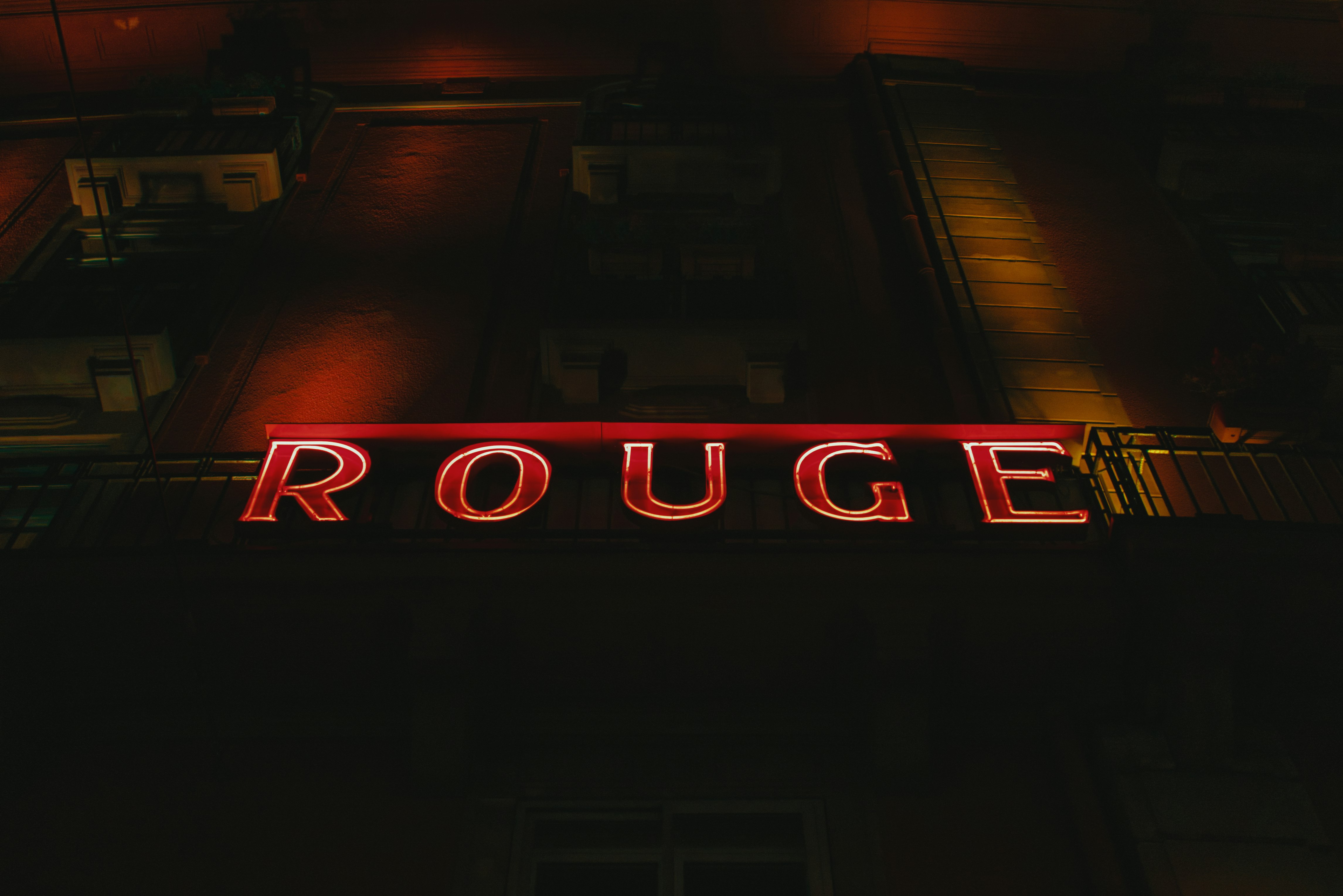 Rouge LED signage